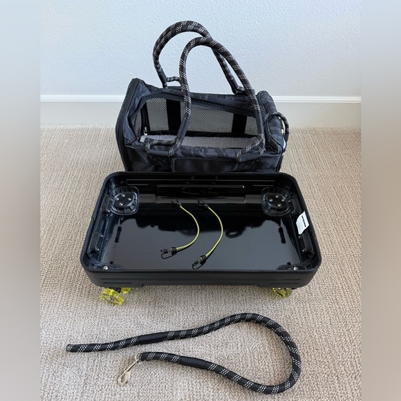 OUT-OF-OFFICE PET CARRIER PRO EDITION with Base Included! - Picture 13 of 13